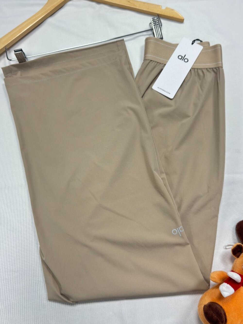 Brand new🎏ALO Yoga Suit Up Trouser Gravel Color(Regular)📔Wide Leg High Rise - Picture 6 of 8